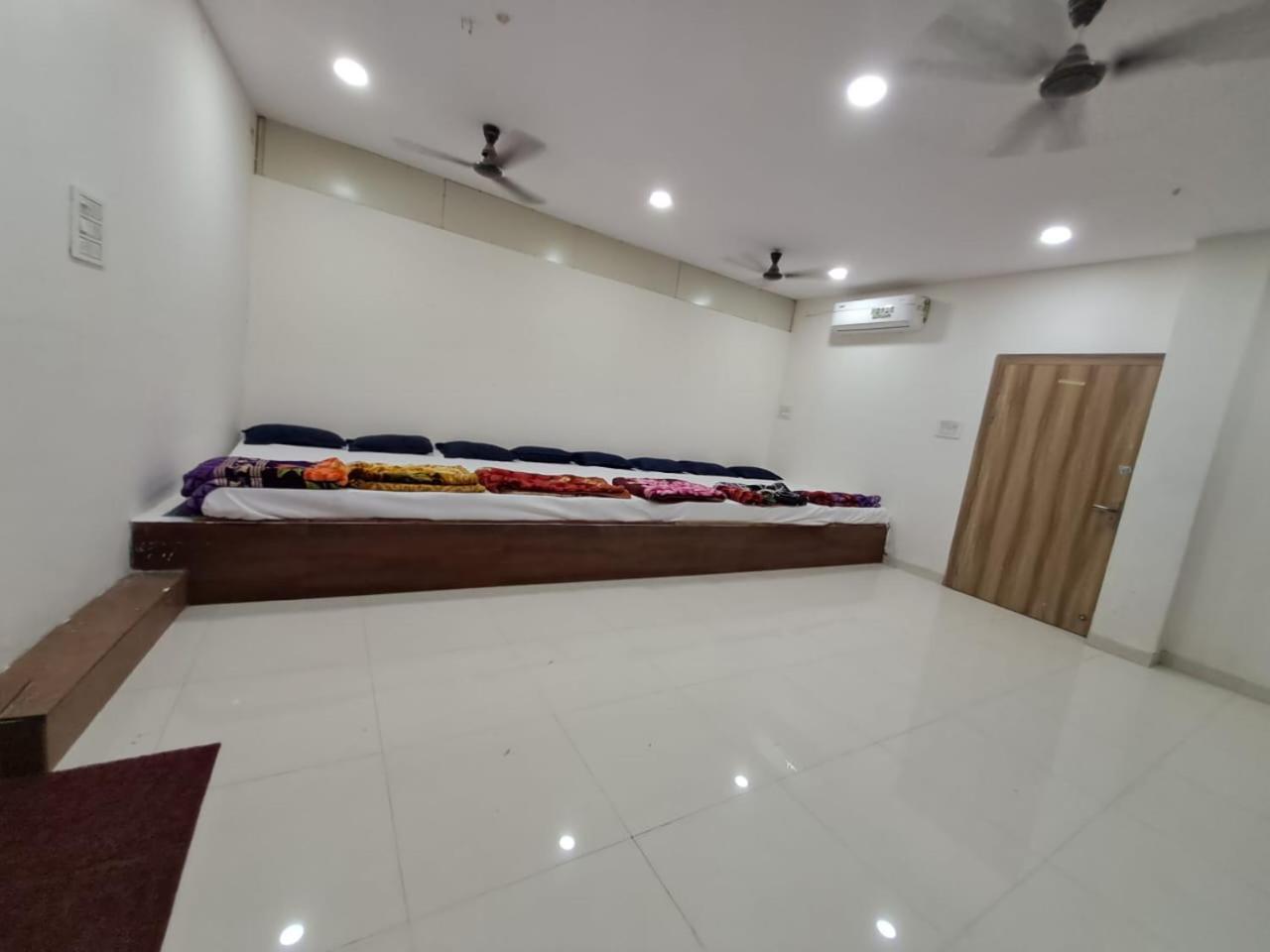 Shree Sawariya Yatri Grah Hotel Ujjain Bagian luar foto